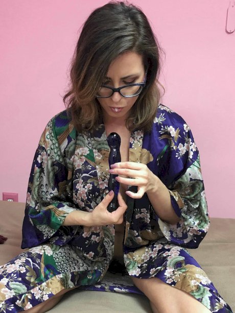 Chick  Helena Price